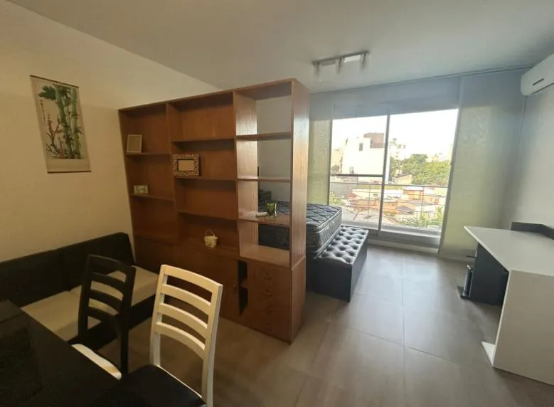 Alquiler Ambiente Amoblado Con Balcon. Parque Chas