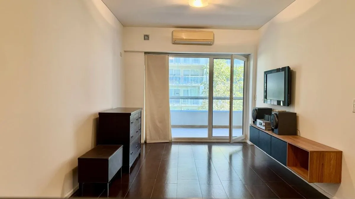 Departamento de 3 ambientes con balcón en Recoleta
