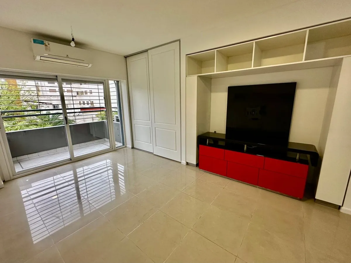Kitnet com vaga de garagem e varanda em Buenos Aires