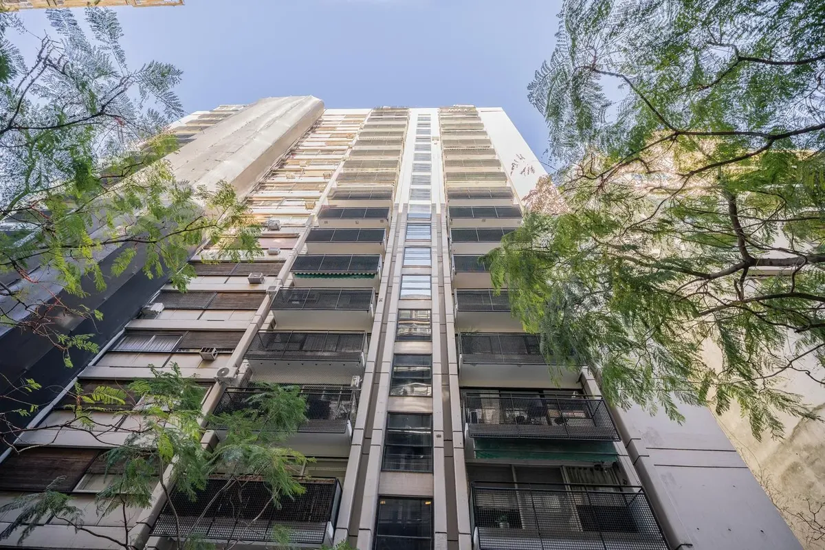 Alquiler Departamento Plaza San Martín Retiro 3 Ambientes Con Balcon Al Frente