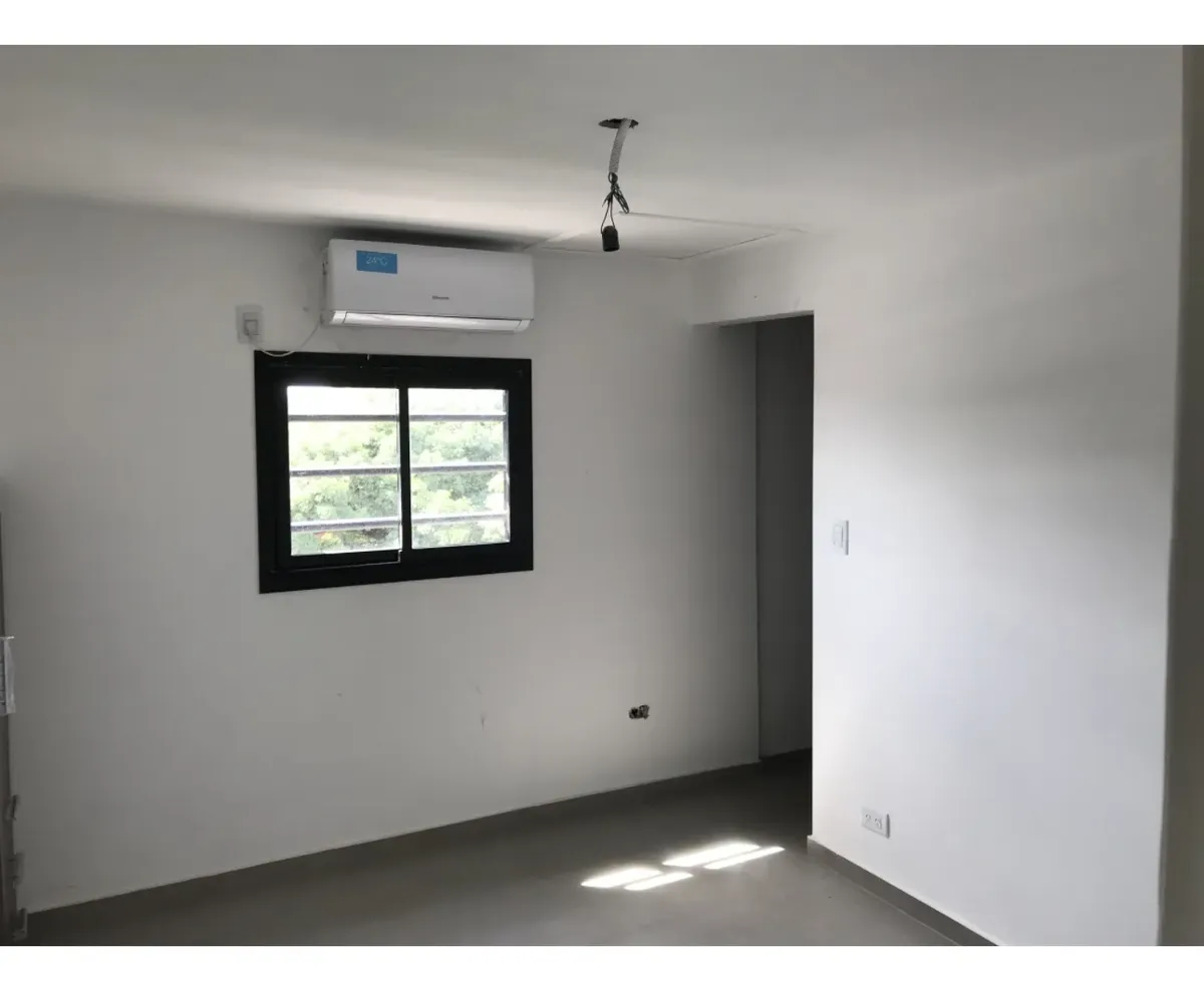 Apartamento de dois ambientes e meio com mezanino