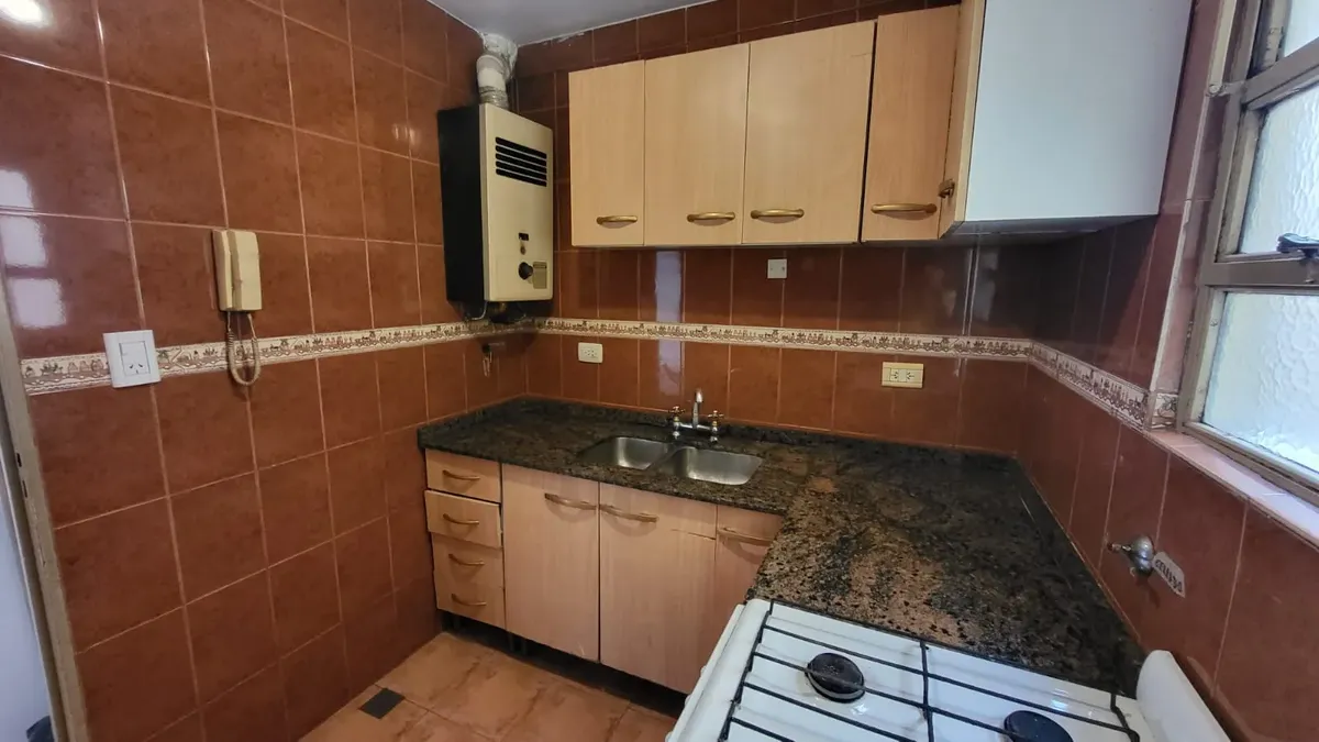 Alquila Boedo Av La Plata 3amb C/balcon Al Frente 50m2