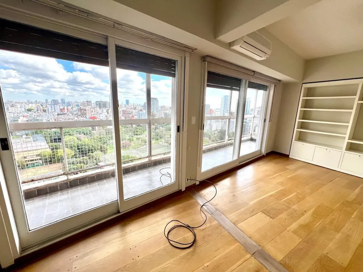 Four-bedroom apartment in Palermo