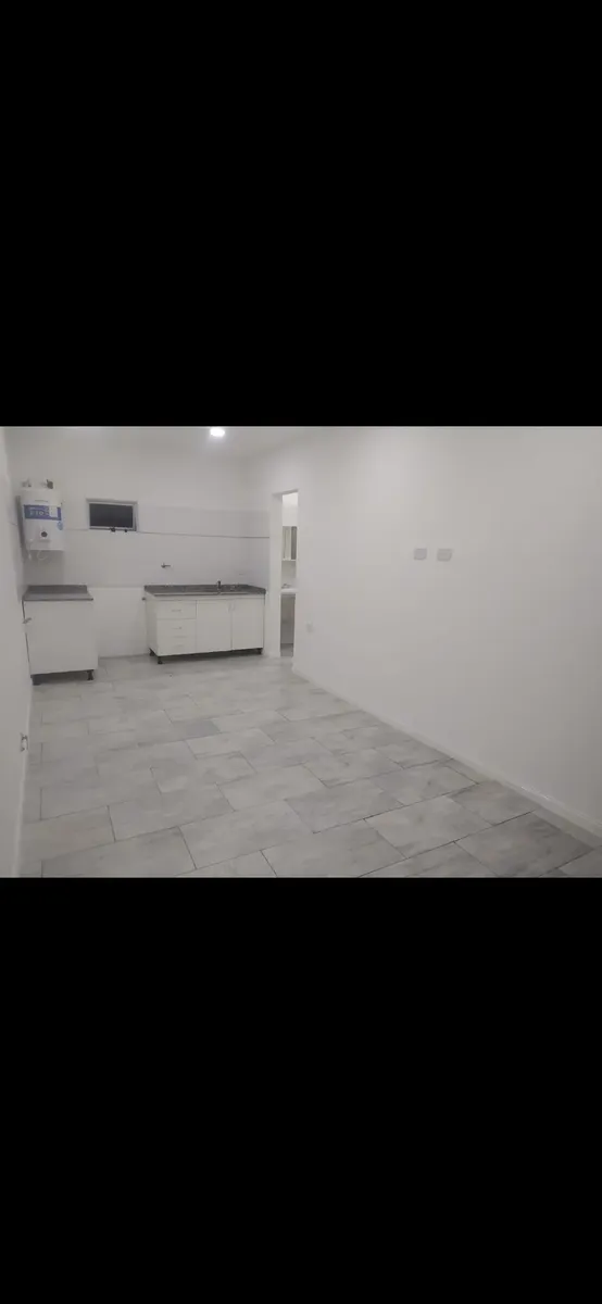Departamento En Excelente Zona, Acceso Con Porton Automatico