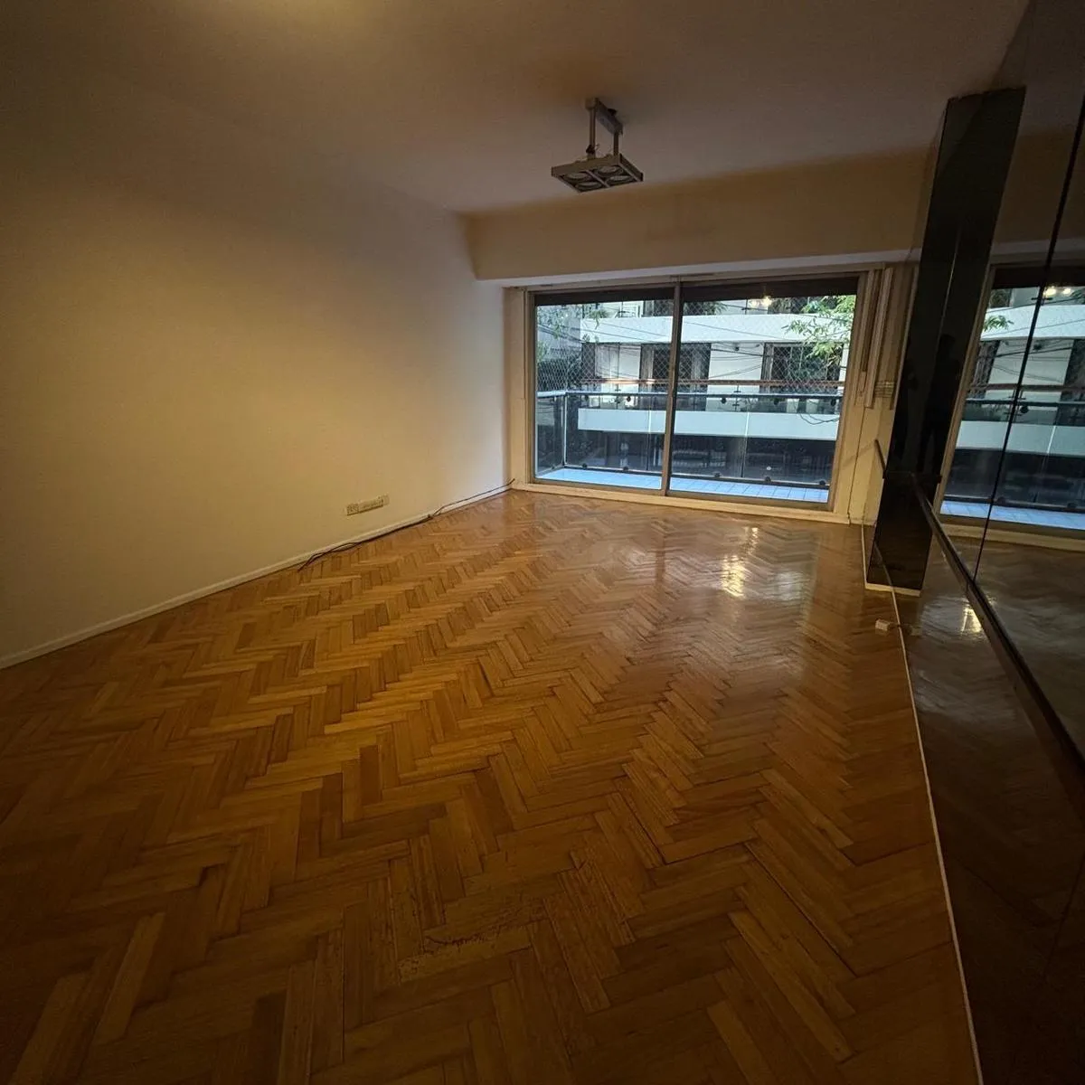 Apartamento de 3 ambientes com 2 dormitórios em Retiro