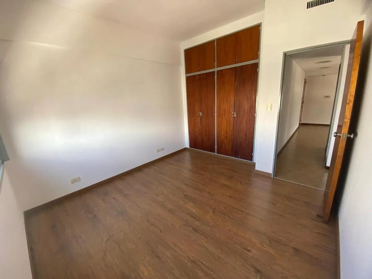 Departamento En Quilmes 3 Ambientes Con Cochera En Alquiler