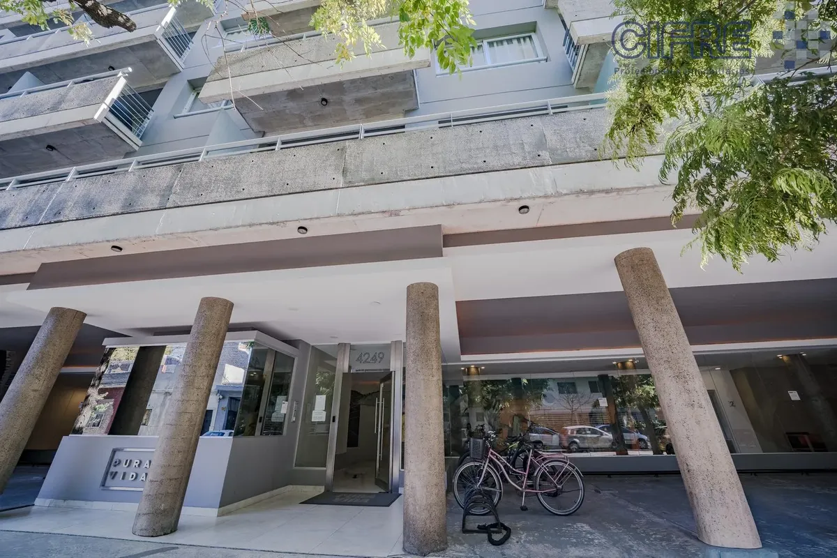 Monoambiente En Edificio De Categoria, Balcón Con Hermosa Vista Abierta. Full Amenitis