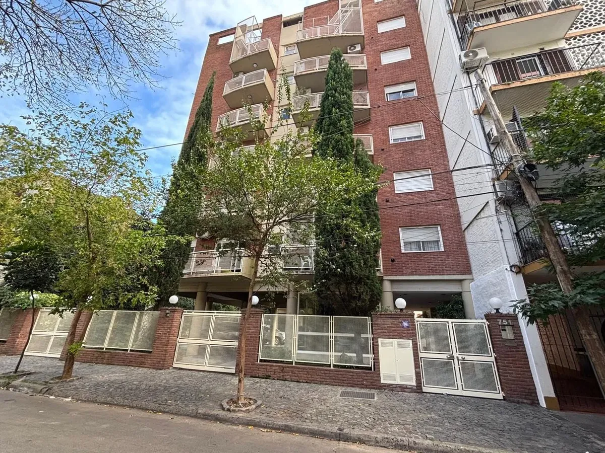 2 Ambientes Muy Lindo Con Balcon Corrido A Metros De Av. Lib