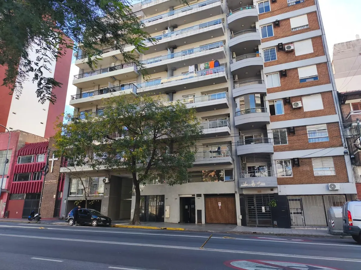 Departamento En Alquiler 2 Ambientes En Flores Av Directorio Piso Alto Con Balcón Vista Abierta