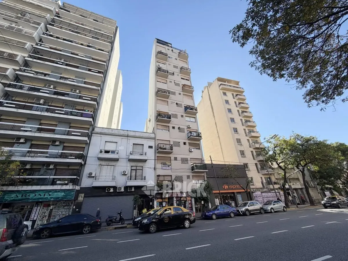 Semip En Av. Independencia Y Av. Entre Rios - Fte Y Cfte Impec Vista Panoramica Todo Sol