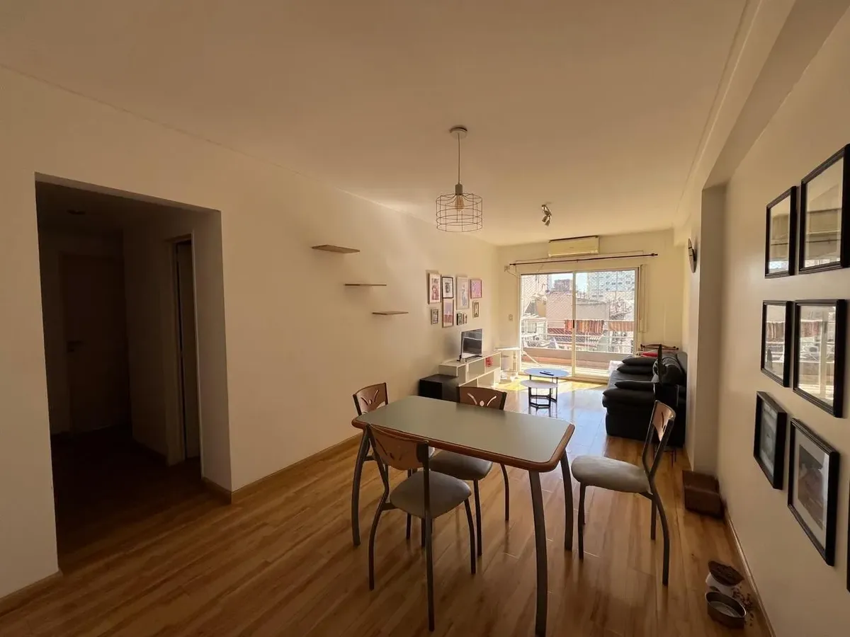 Apartamento de 3 dormitórios com piscina em Almagro