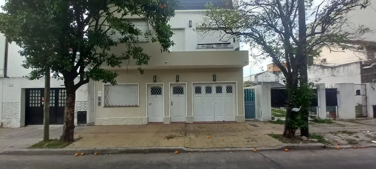 3-room PH, private patio