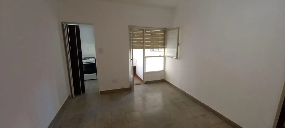 Departamento En Alquiler De 2 Ambientes Balvanera Muy Luminoso