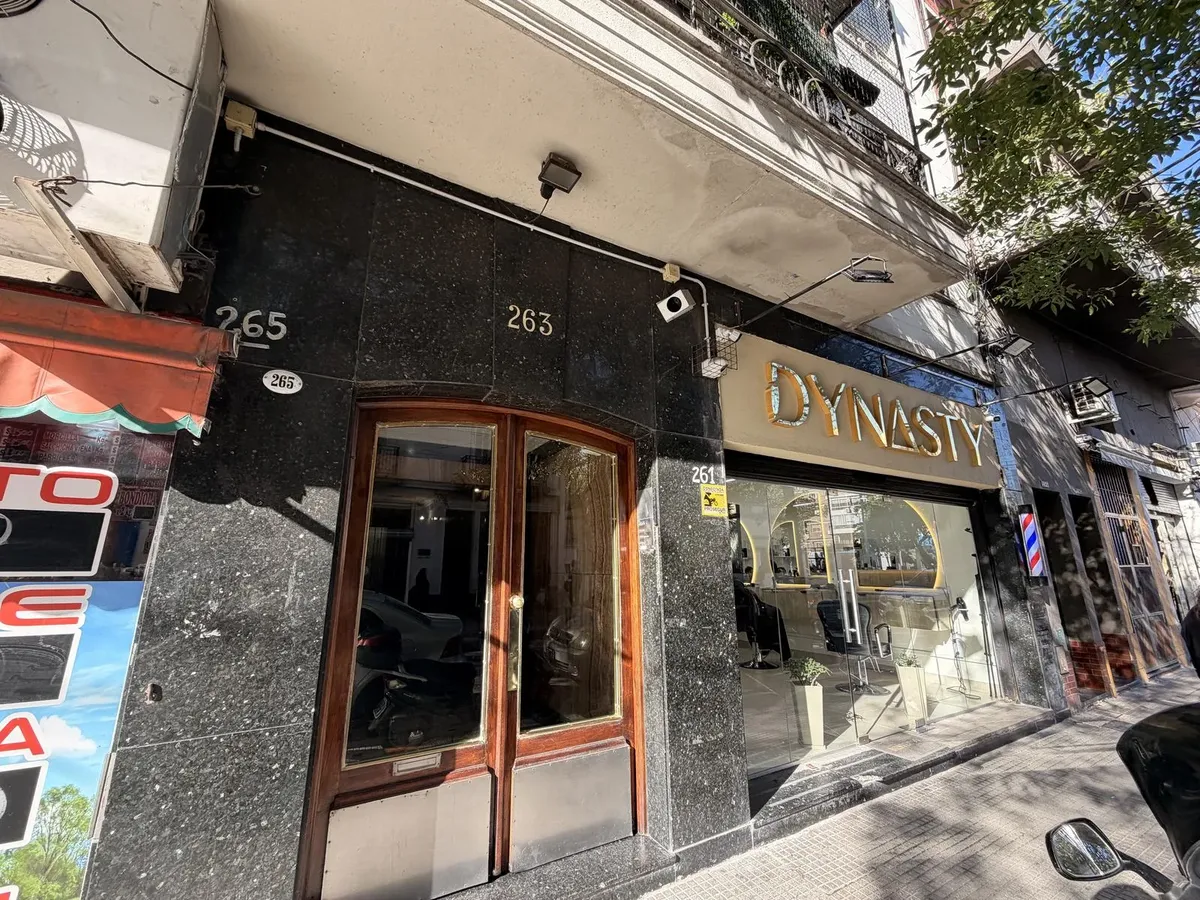 Departamento De 3 Ambientes Por Escalera En Alquiler En Flores