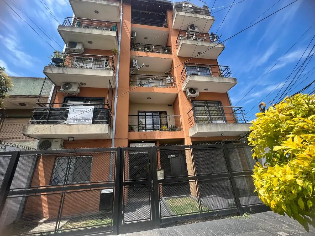 Alquilo En Martin Coronado Departamento De 2 Ambientes Al Frente Con Balcon F: 8994