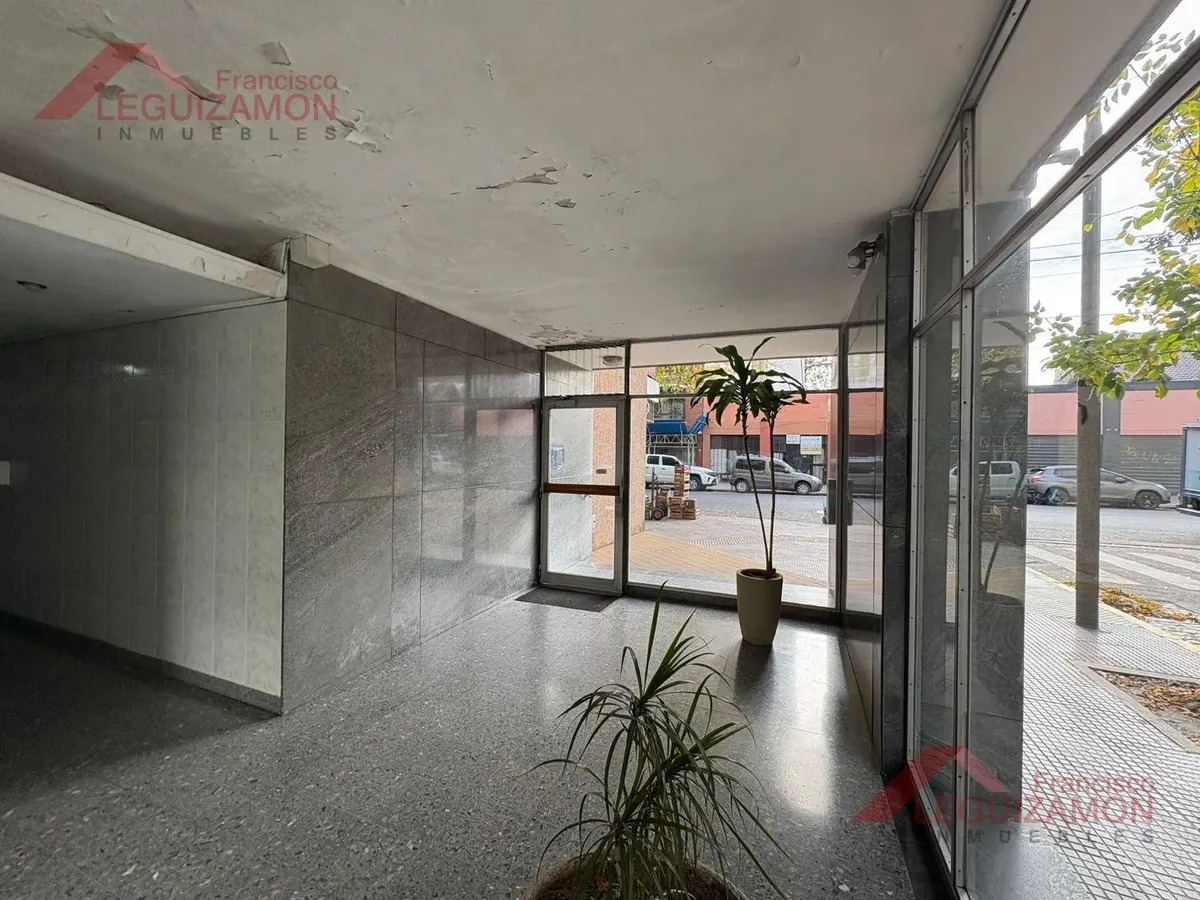 Departamento 2 Ambientes En Alquiler Floresta Sobre Av. Segurola Muy Buen Estado