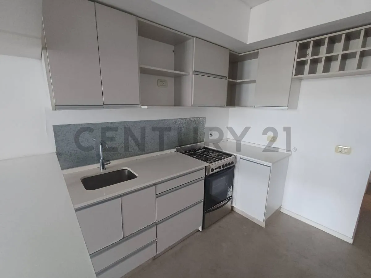 Alquiler Monoambiente Super Luminoso Con Balcón, Full Amenities En Villa Urquiza