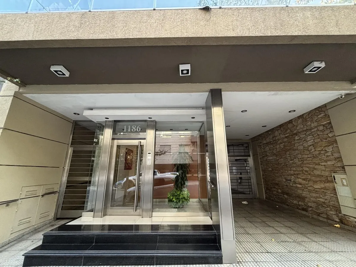 Alquioler Departamento 3 Ambientes Con Balcón Al Frente Sin Expensas En Parque Chacabuco