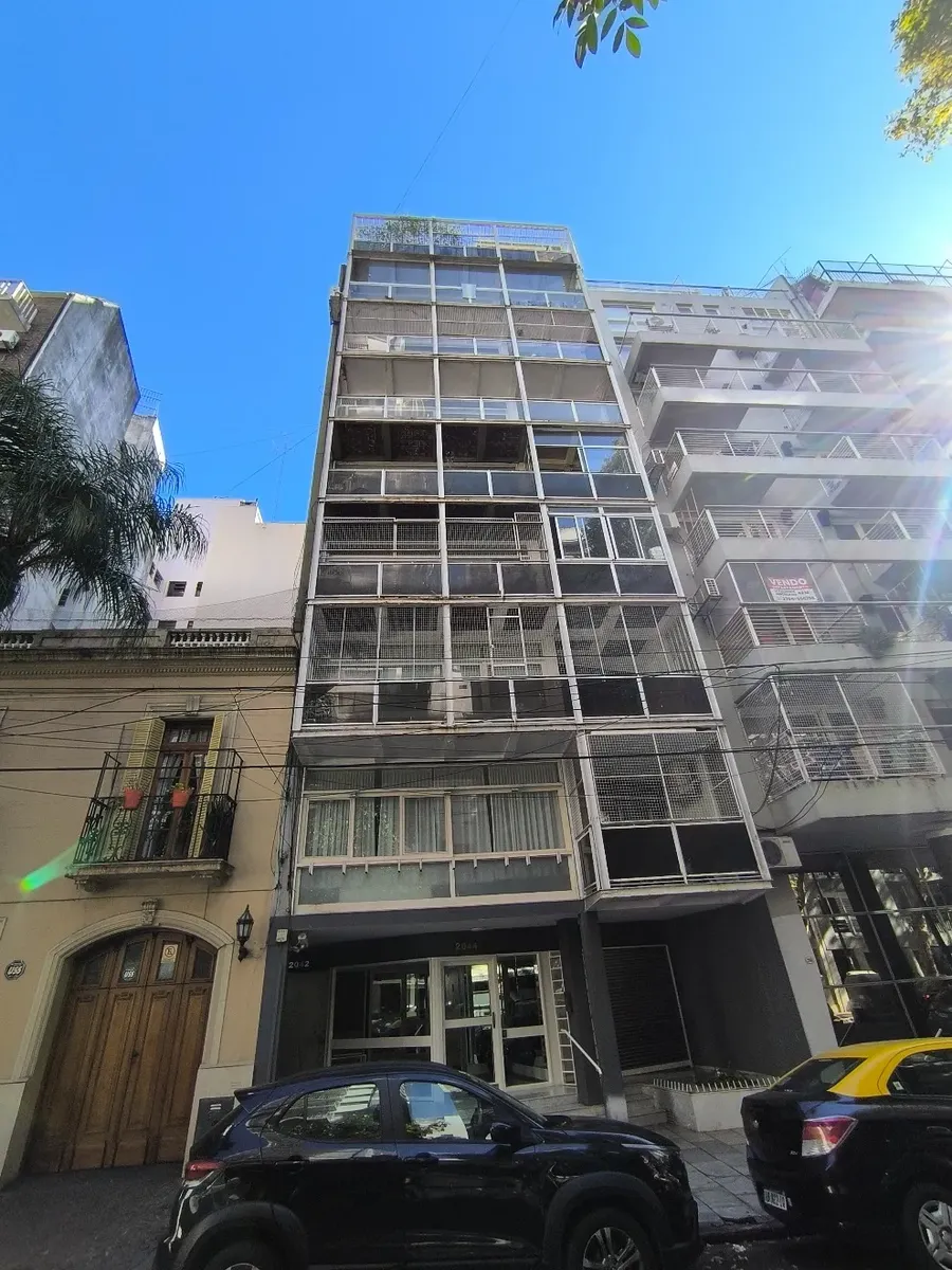 Front-facing studio apartment in Barrio Norte