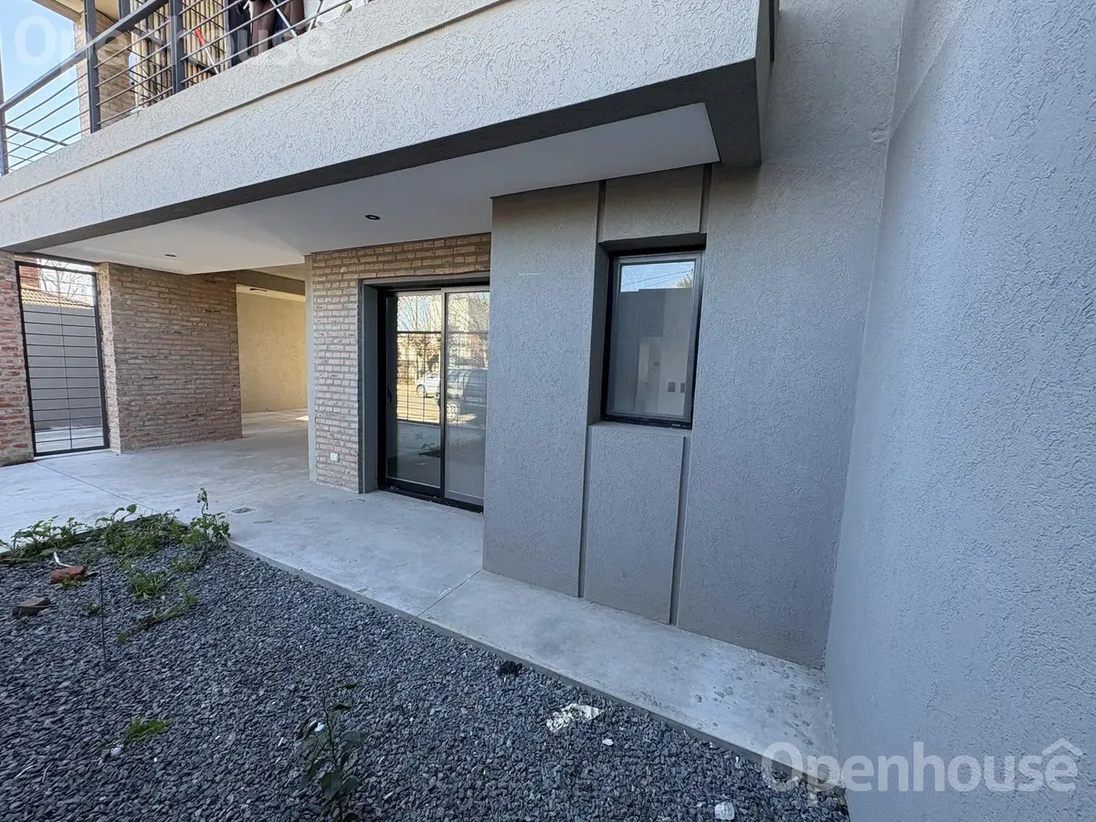 Alquiler-excelente Depto 2 Amb Con Cochera Y Patio Privado-200m Estacion Pilar