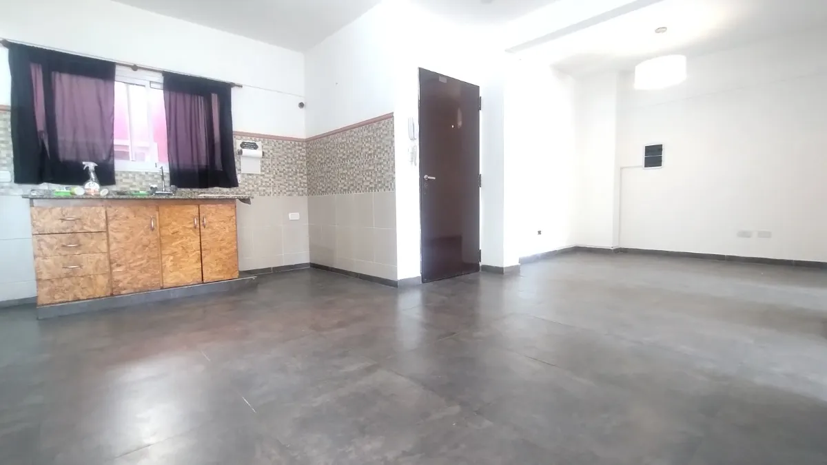Departamento 3 Habitaciones, Flores, Caba - Amplio Y Luminoso
