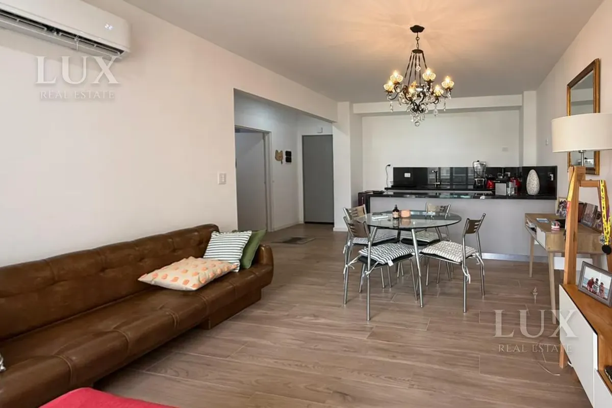 1 dormitorio, balcón norte, amoblado