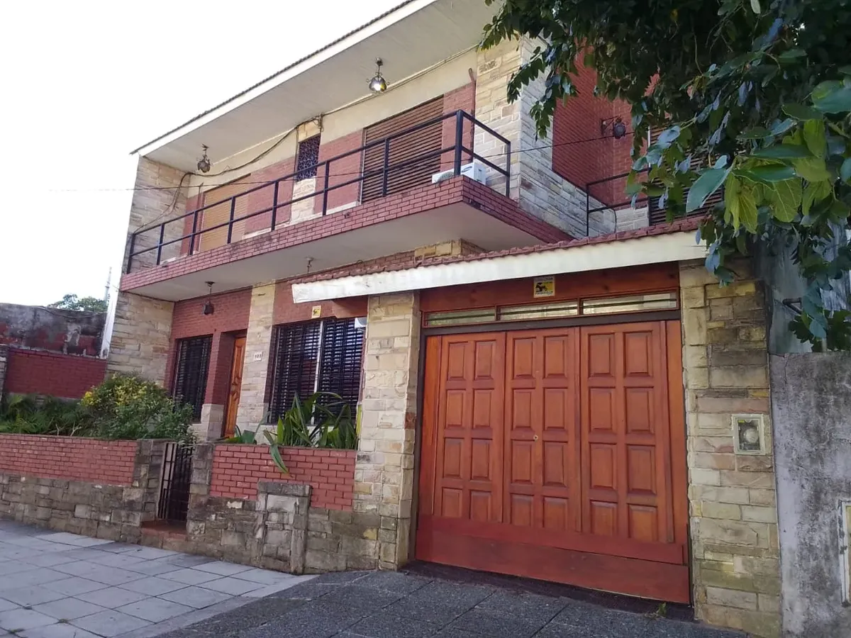 Casa com 3 quartos e churrasqueira