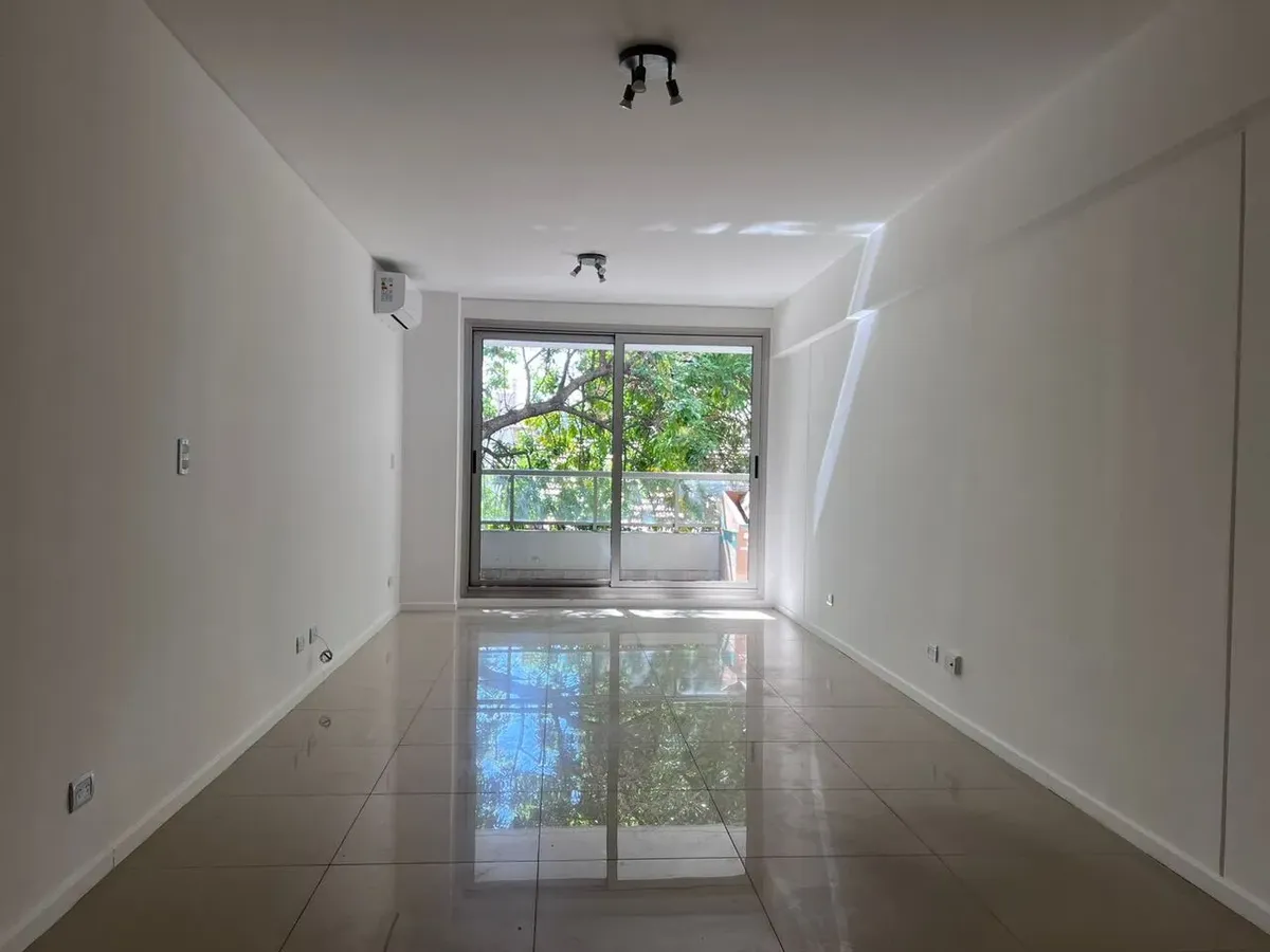 Alquiler Monoambiente Al Frente Con Balcon - Edificio Full Amenities - Apto Profesional