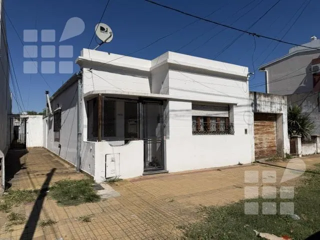 Front-facing PH, 2 bedrooms