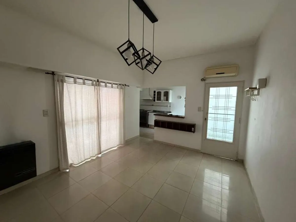 Alquiler Ph 2 Amb C/patio - Castelar