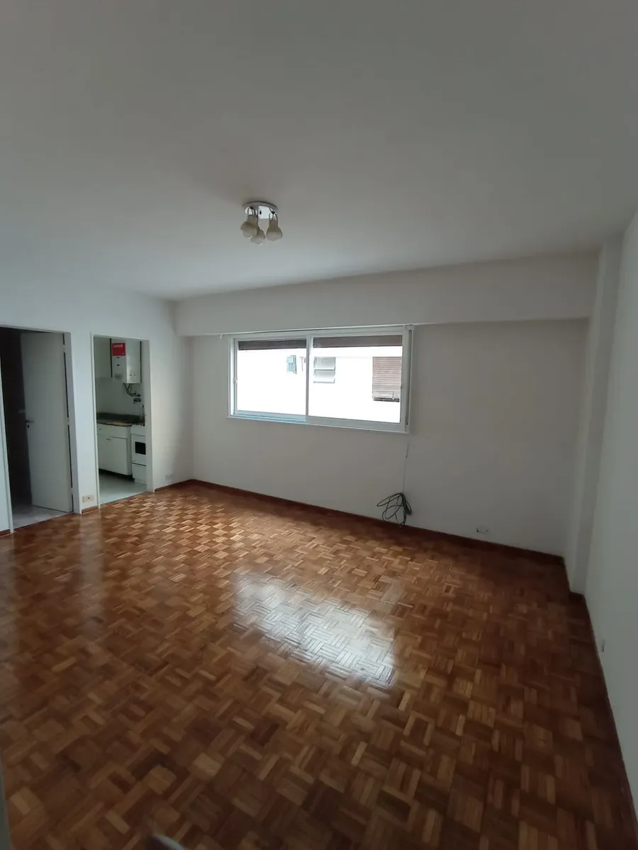 27 m² studio north 4th floor