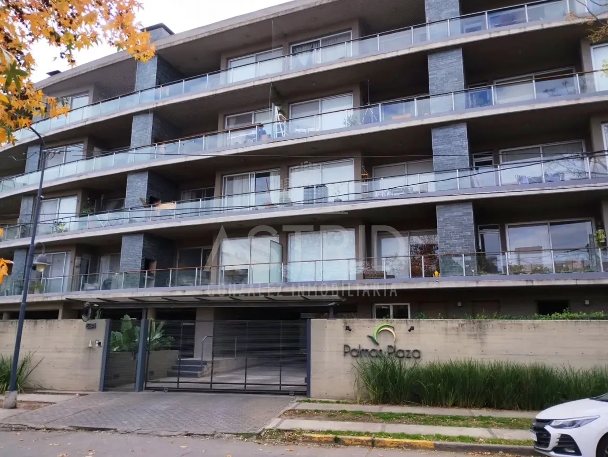 3er piso con balcón y parrilla