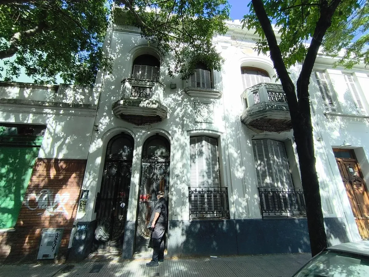 Casa Local Edificio De 700 Metros Apto Todo Destino
