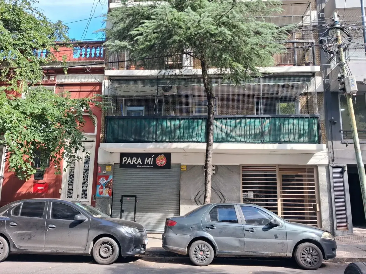 Apartamento de dois dormitórios em Flores