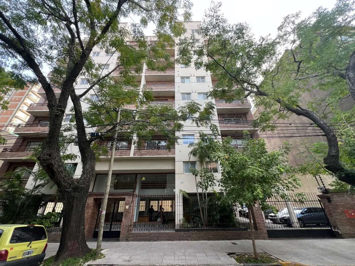 2BR with balcony and parking