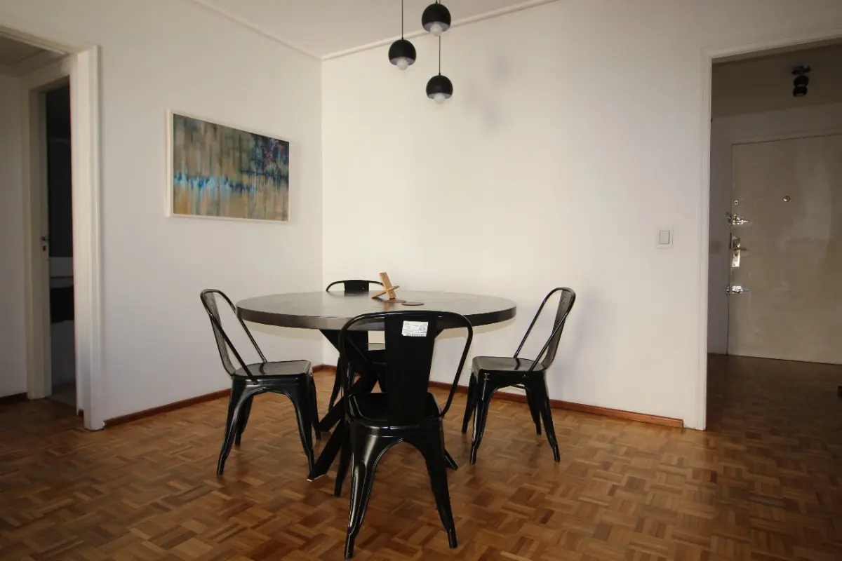 Recoleta, balcón francés piso 7