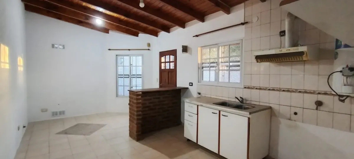 Departamento En Alquiler, 3 Ambientes, 2 Dormitorios, Sin Cochera, Florencio Varela