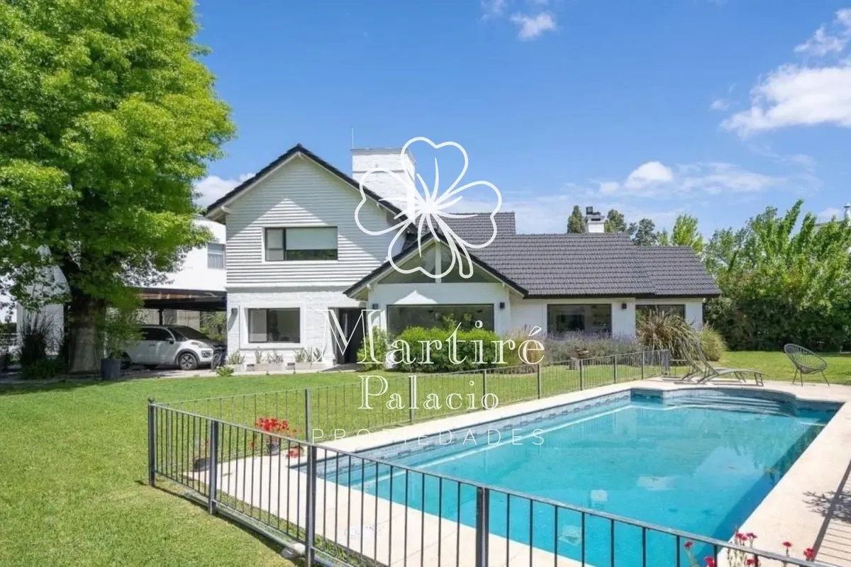 Renovated house with pool