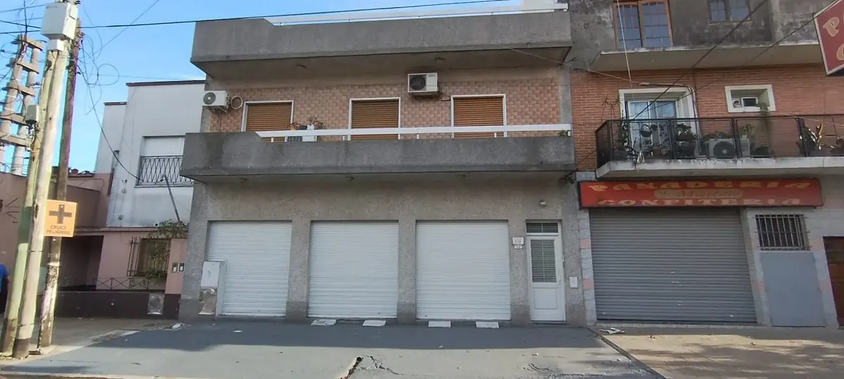 3 dormitorios, balcón al frente