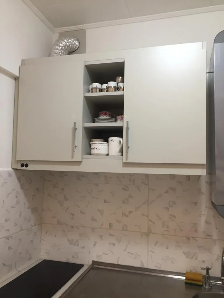 2-room semi-furnished front unit