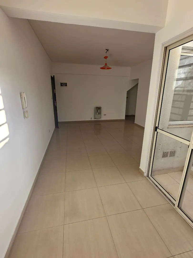Departamento 2 ambientes con balcón