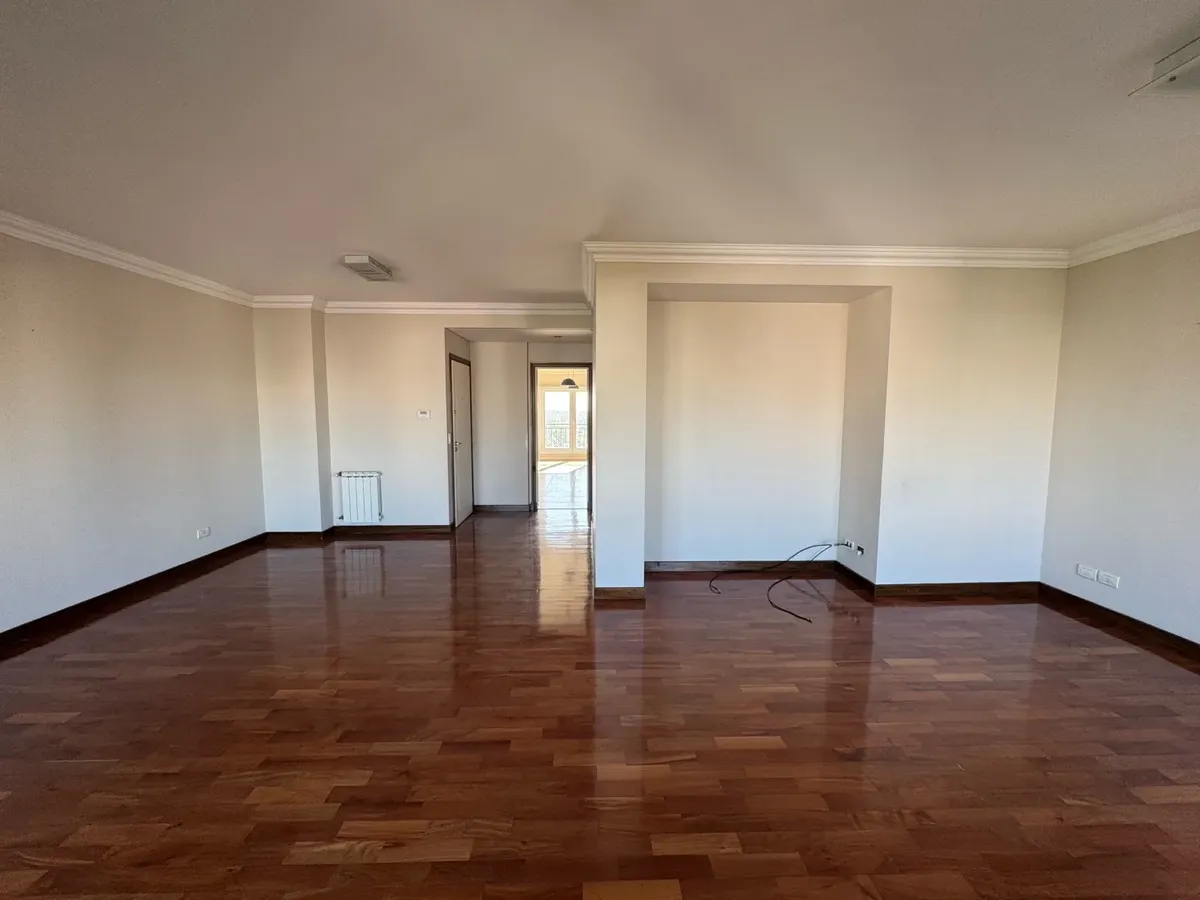 Apartamento de quatro ambientes com vaga em Quilmes Centro
