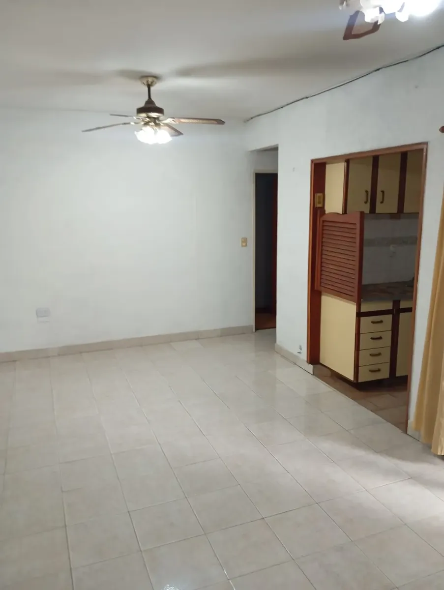 Alquilo Depto. 3 Ambientes, Barrio Coca Cola, Muy Buen Estado, ( 2 Dormitorios Cocina,lavadero, Amplio Comedor) Bajas Expensas No Se Admiten Mascotas Llamame O Manda Mensaje Y Hablamos