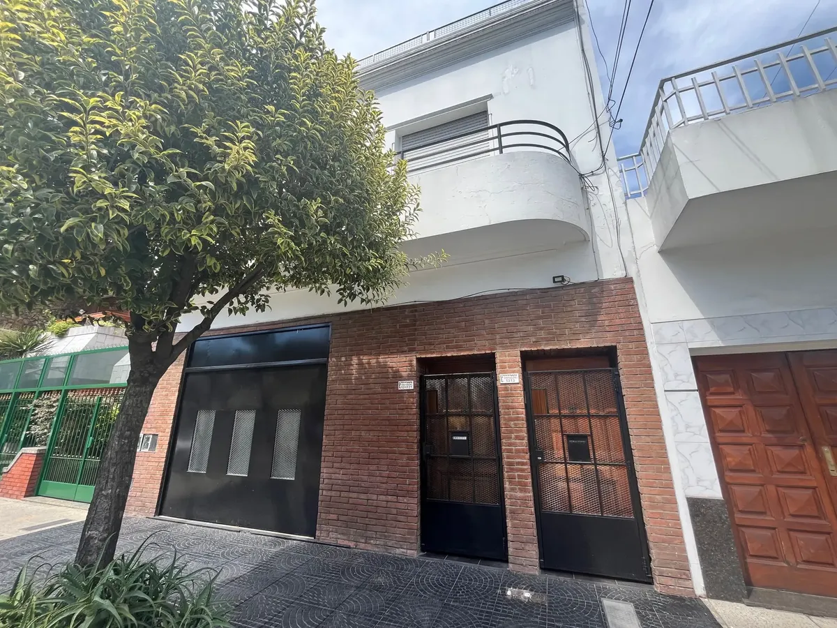 Ph 3 Ambientes En Pb, Mas Local De 24m2 Con Entrada Indep. (se Puede Habilitar)
