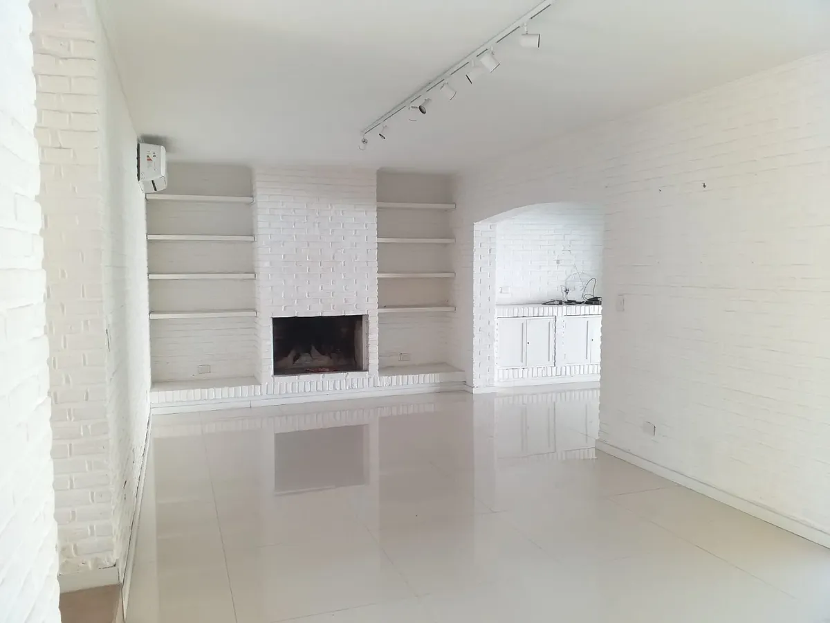 Impecable Casa En Lomas De San Isidro Cerca Del Golf Y Accesos