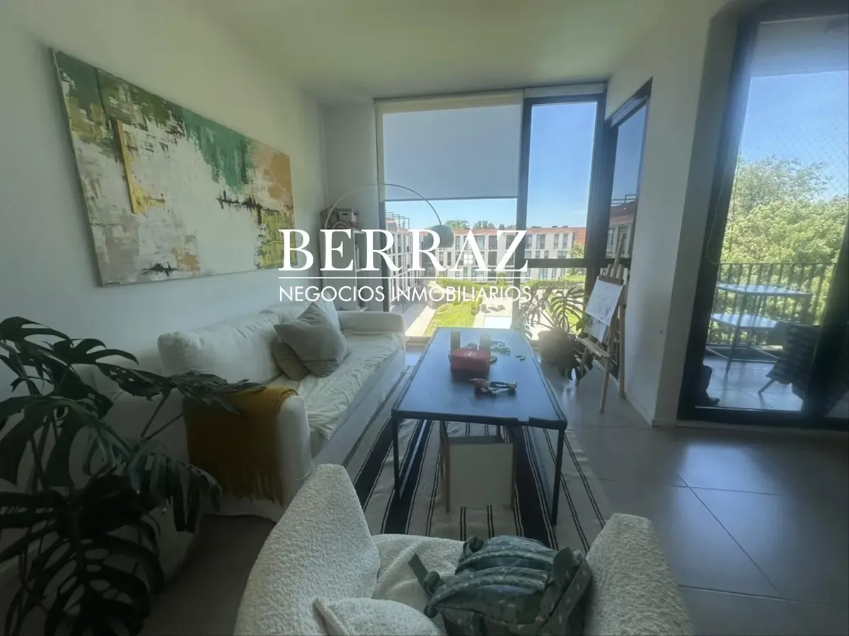 2 dorms, vista para a piscina