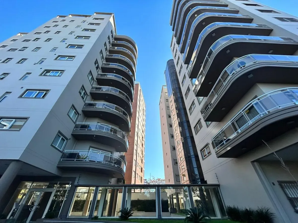 Departamento En Alquiler Ramos Mejía, 3 Ambientes, Seguridad, Categoría, Cochera