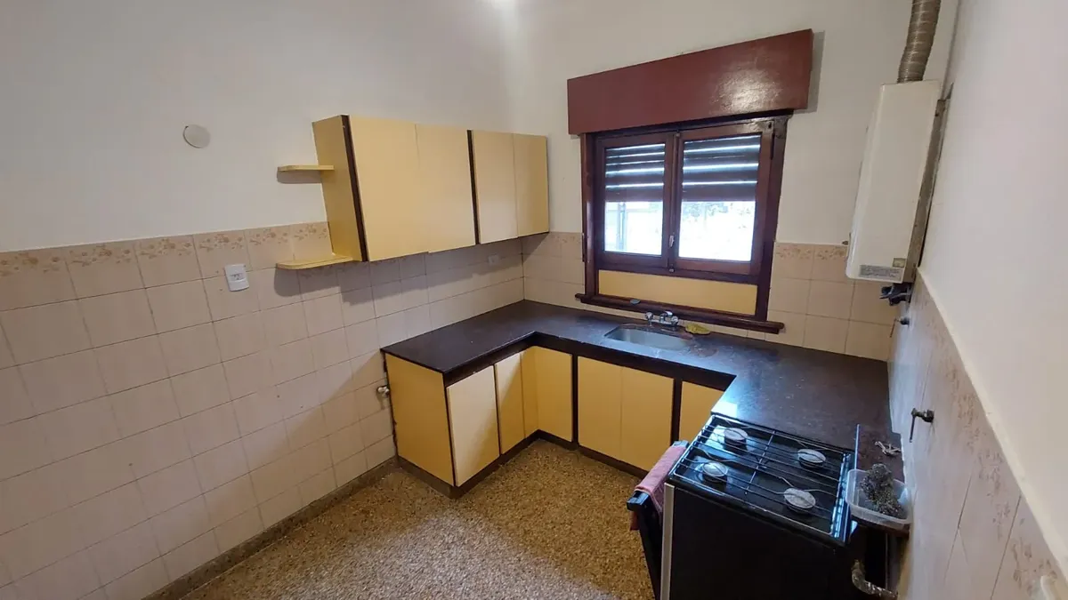 Depto En Barrio Parque Bernal A Dos Cuadras De Av Las Heras,sin Exp ,ubicacion Estrategica ,con Un Balcon Chico Al Frente,req Mes Ant,deposito Y Garancia, Ajustable Cada 4 Meses