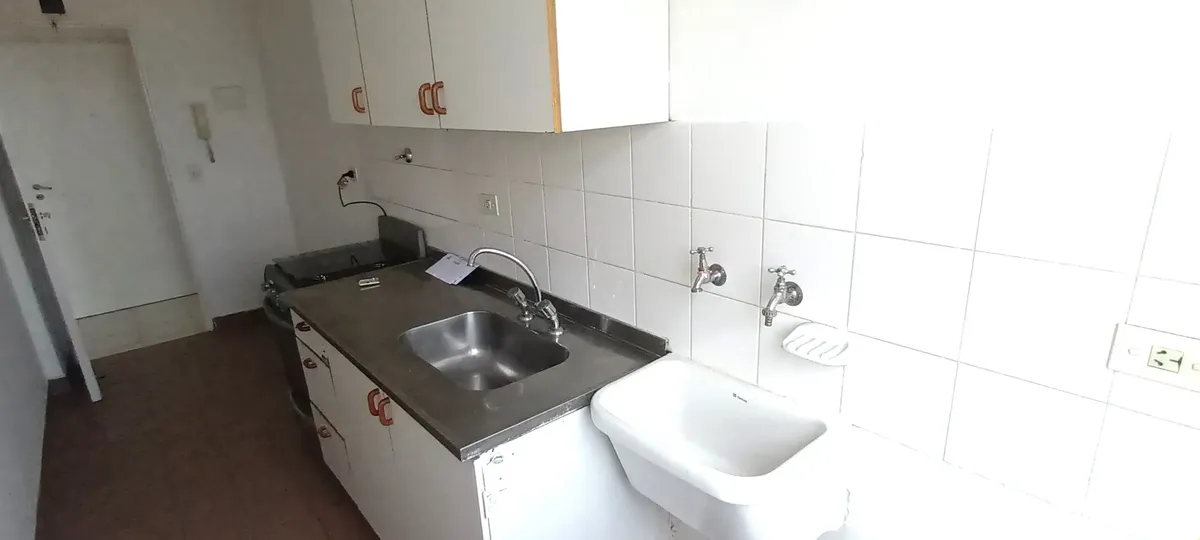 3 Ambientes En Las Icónicas Torres Blancas De Villa Luro, A 2 Cuadras De Av Rivadavia, A 3 De Av Emilio Castro Y 6 De Av Alberdi. También A Una Cuadra Acceso A Autopista El Departamento Esta Totalmen