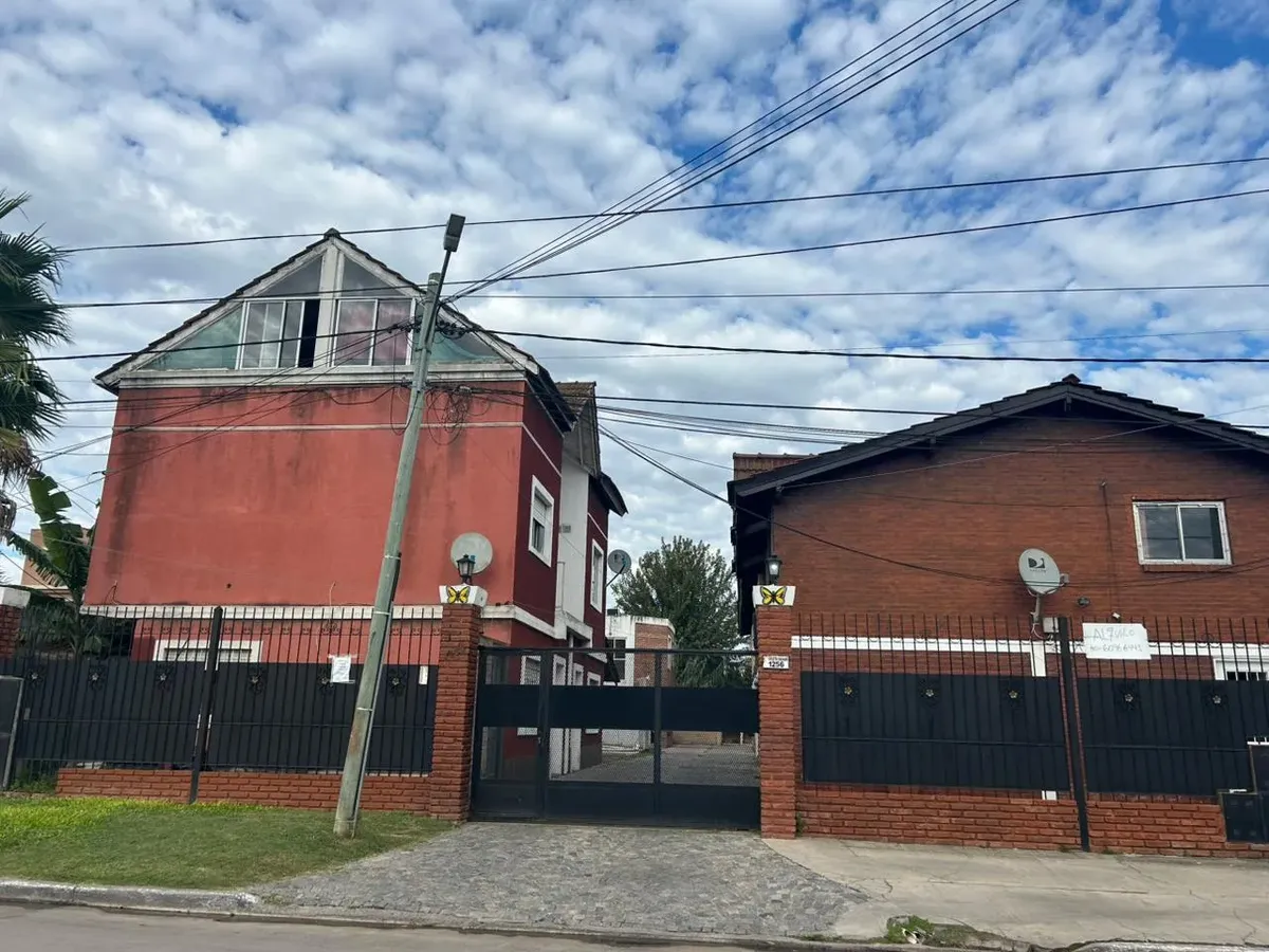 Departamento En Alquiler Condominio En Goleta Sarandí, Villa Verde